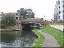 TQ0584 : Grand Union Canal bridge 185 - Oxford Road, Uxbridge by David Hawgood