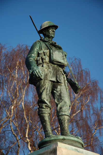 Evesham War Memorial © Philip Halling cc-by-sa/2.0 :: Geograph Britain ...