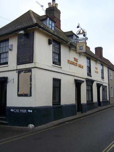 The Darnley Arms Pub, Cobham © David Anstiss cc-by-sa/2.0 :: Geograph ...