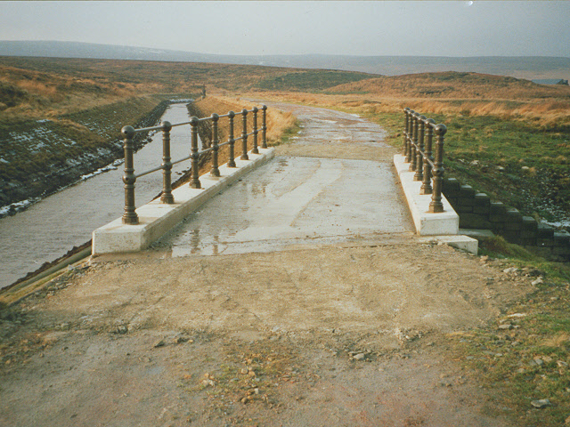 Replacement bridge on reservoir access track