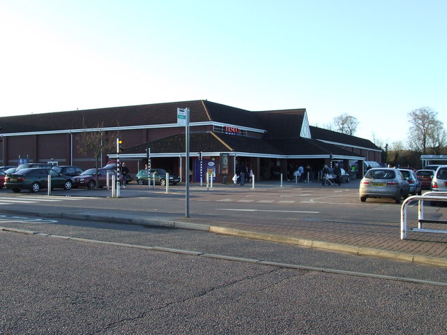 Tesco Thetford © Keith Evans cc-by-sa/2.0 :: Geograph Britain and Ireland