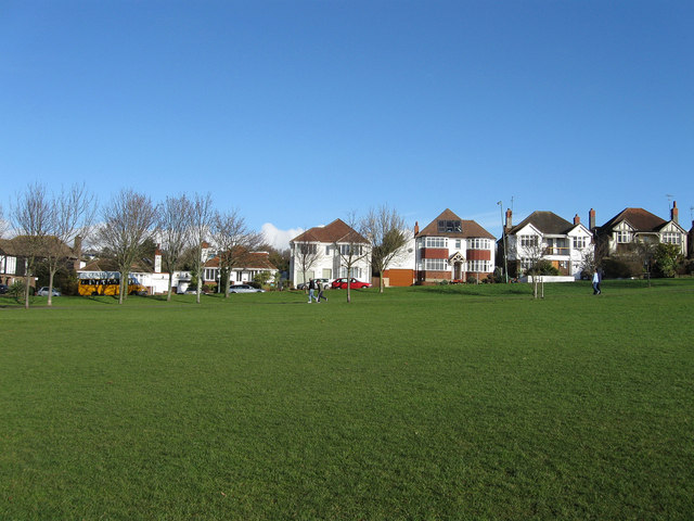 Goldstone Crescent from Hove Park © Simon Carey cc-by-sa/2.0 ...