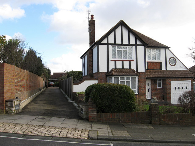 Driveway to Anderton, Shirley Avenue