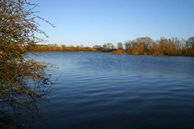 Denton Reservoir © Kate Jewell cc-by-sa/2.0 :: Geograph Britain and Ireland