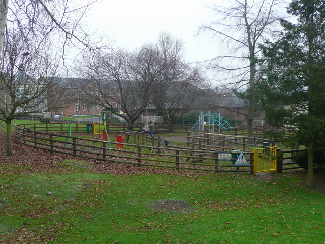 Play area, off Kent Avenue, Ross-on-Wye © Jonathan Billinger ...