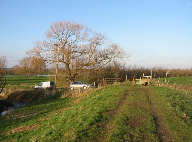 Footpath along the embankment