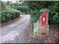 Stinsford: postbox № DT2 67