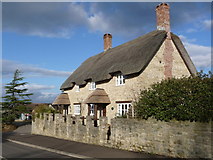 ST5910 : Yetminster: thatched cottages on Melbury Road by Chris Downer