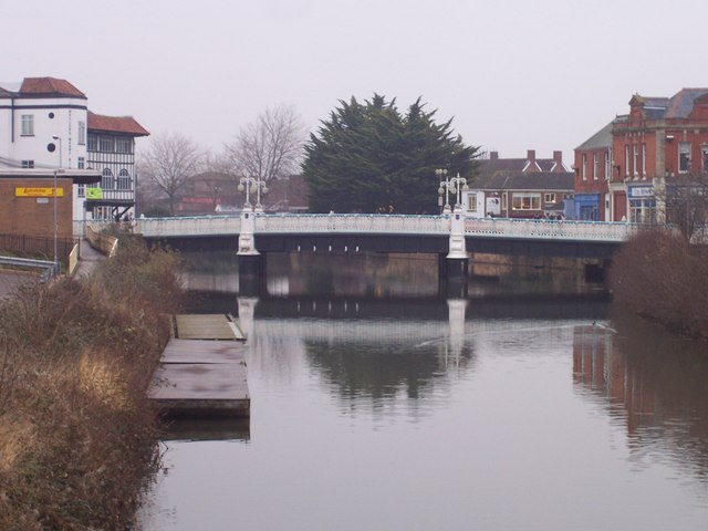 Taunton : The Bridge & River Tone © Lewis Clarke :: Geograph Britain ...