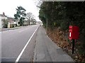 SZ1993 : Highcliffe: postbox № BH23 72, Smugglers Lane North by Chris Downer