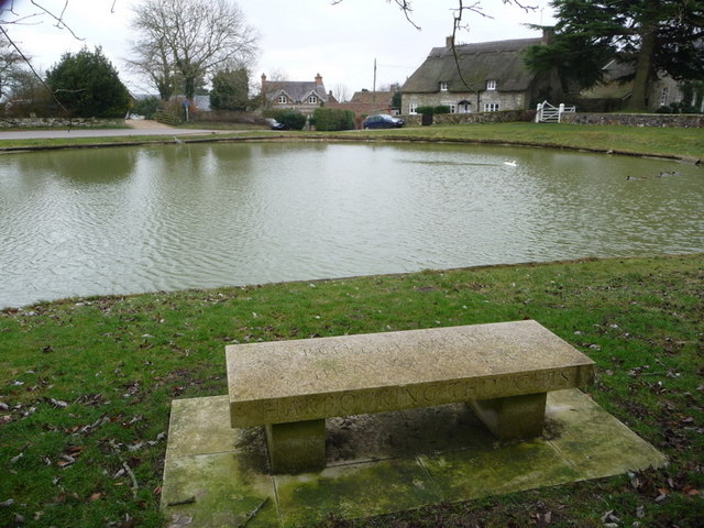Ashmore: pondside seat