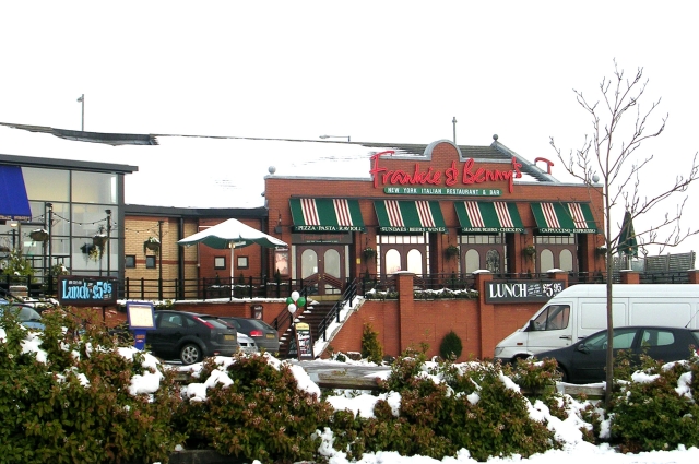 Frankie And Bennys Birstall Retail Park © Betty Longbottom Cc By Sa2