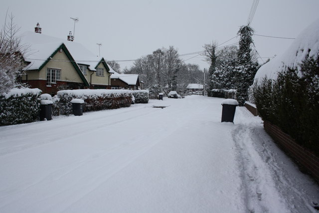 Clayton Avenue, Hassocks snowscene © David Cumberland cc-by-sa/2.0 ...