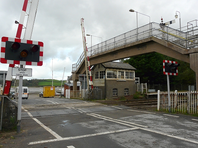 Level crossing and signal box, Ferryside