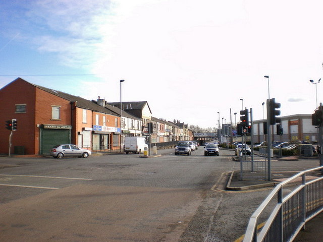 Oldham Road © Alexander P Kapp cc-by-sa/2.0 :: Geograph Britain and Ireland