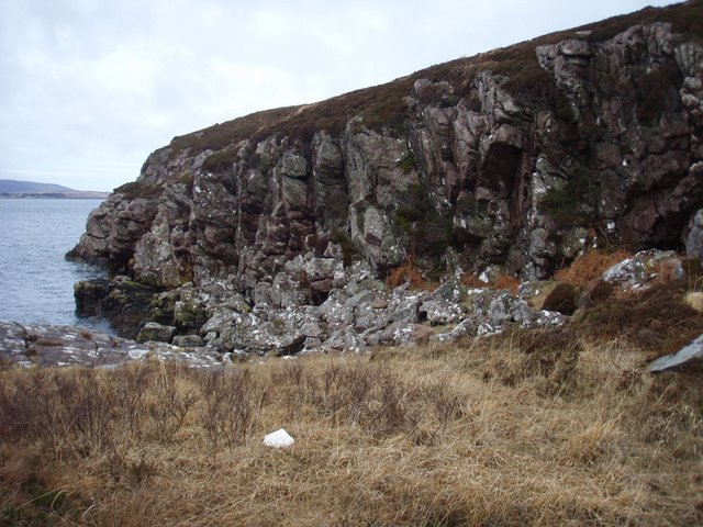 Small cliff on Rubha Thùrnaig 