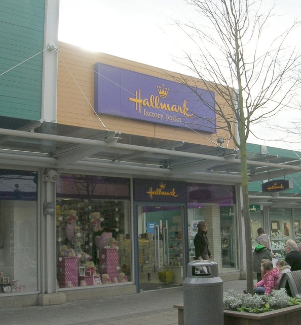 Hallmark Junction 32 © Betty Longbottom ccbysa/2.0 Geograph