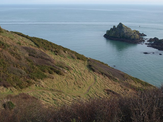 Coast path above the Mew Stone