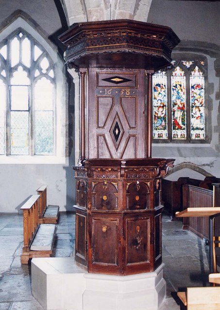 St Mary, Carisbrooke - Pulpit