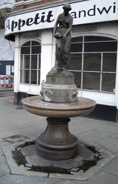 Water fountain on north side of Blackfriers Bridge