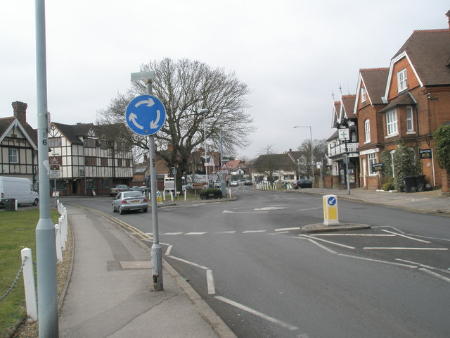 Spot-roundabout in Datchet village centre