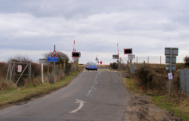 Pevensey Sluice Railway Level Crossing © Kevin Gordon :: Geograph ...