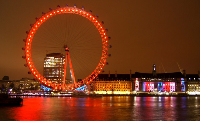 London Eye at night © Martin Thirkettle :: Geograph Britain and Ireland