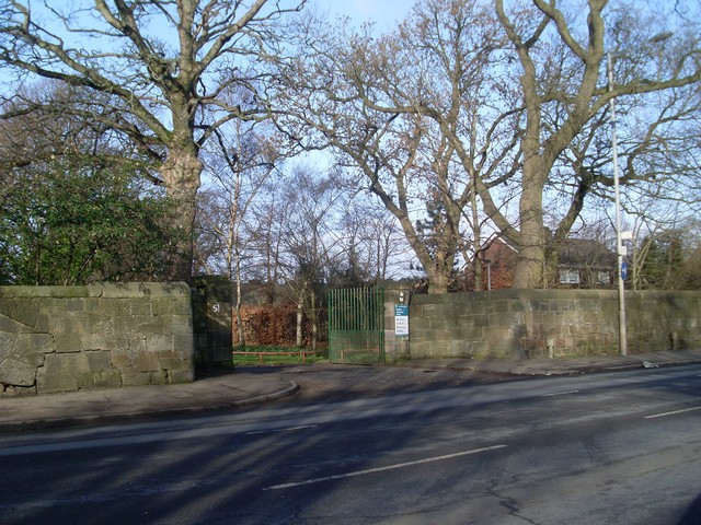 Haggs Road entrance to Pollok Country... © Stephen Sweeney cc-by-sa/2.0 ...