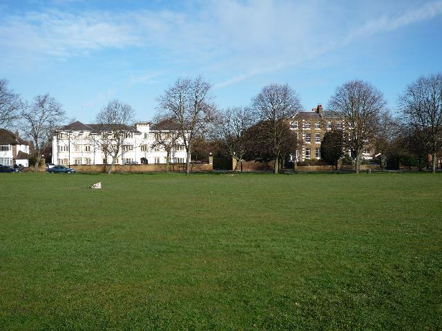 The Elms and The Grange/Friars Lawn,... © J Taylor cc-by-sa/2.0 ...