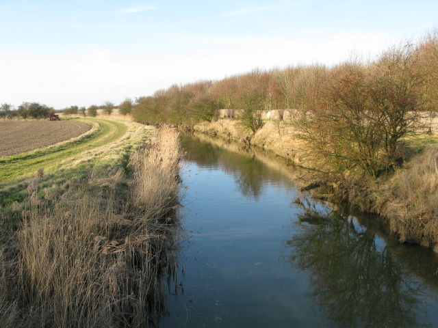 Looking NW along the River Wantsum © Nick Smith cc-by-sa/2.0 ...