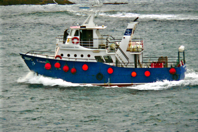 Glassagh - Tory Island ferry heading to... © Joseph Mischyshyn cc-by-sa