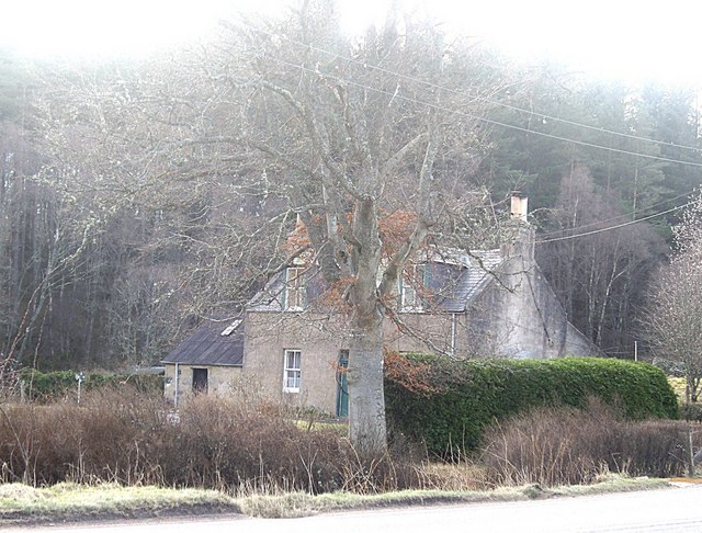 Cottage by Craiglash Junction, Bridge of Canny