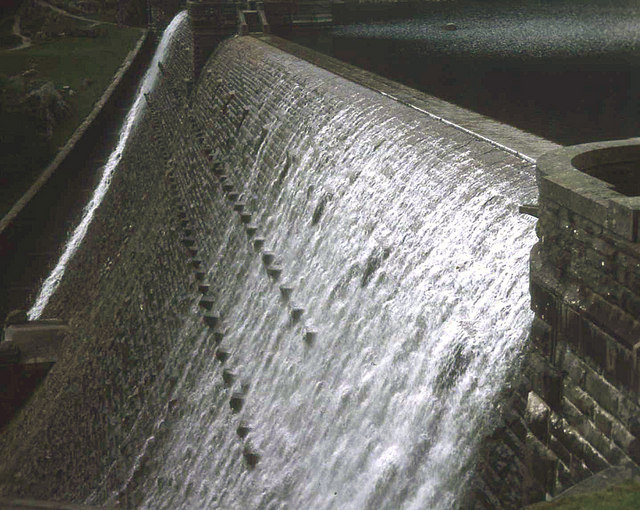 Detail of the dam face