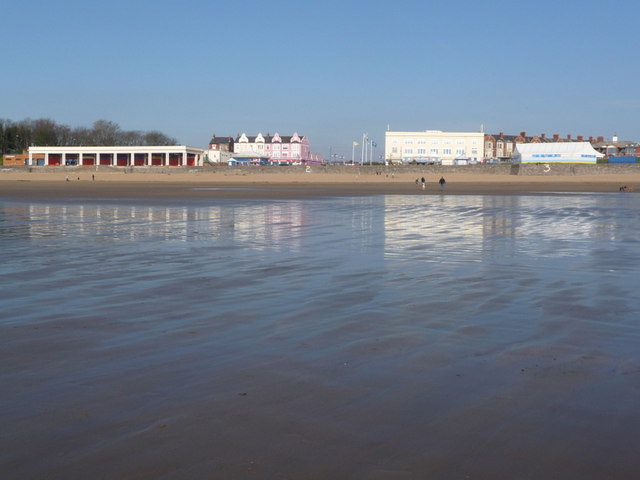 Barry Island: the beach from the shoreline