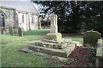 TA0817 : Churchyard cross by Richard Croft