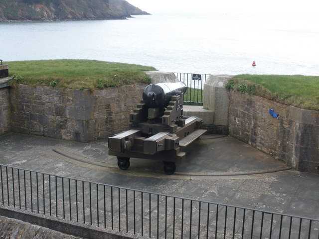 Cannon, guarding the entrance to Dartmouth harbour