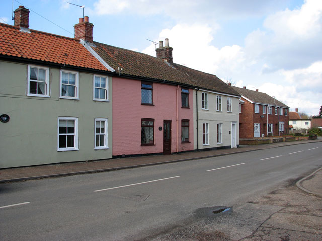 Terraced cottages in Norwich Road