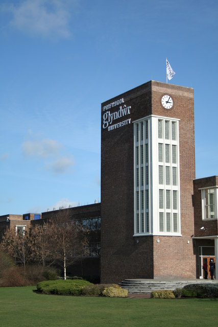 Wrexham's New University © Geoff Evans cc-by-sa/2.0 :: Geograph Britain ...