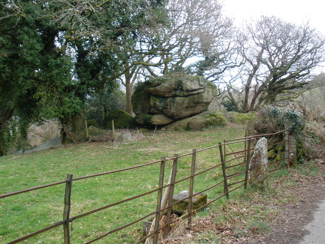 Erratic boulder, near Ellimore