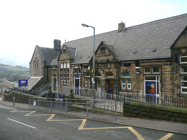 Scout Road Primary School, Mytholmroyd © Humphrey Bolton Cc-by-sa/2.0 ...