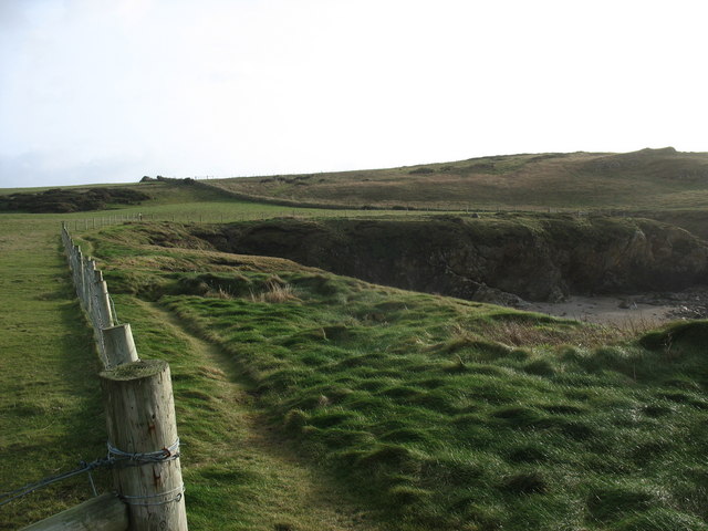 Cliff top path south of Trecastell Bay