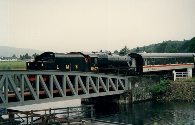 Banavie - railway swing bridge