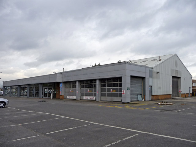 Former PNG Vauxhall Dealer Building,... © Christine Matthews cc-by-sa/2 ...