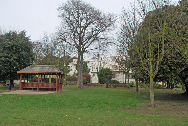 South side of Pierremont Hall from the park