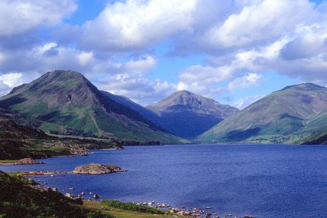 The most famous view in England © David Ashcroft cc-by-sa/2.0 ...