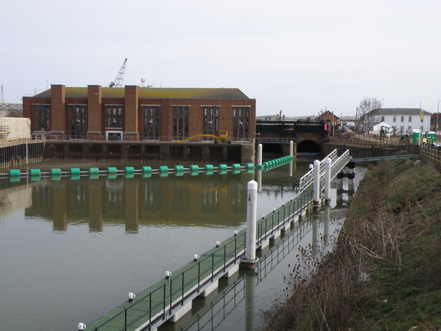 Black Sluice pumping station and floating pontoon