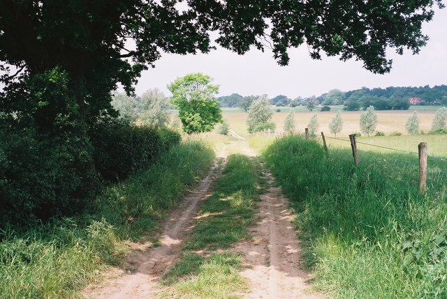 Footpath from East Bergholt to Stratford St Mary