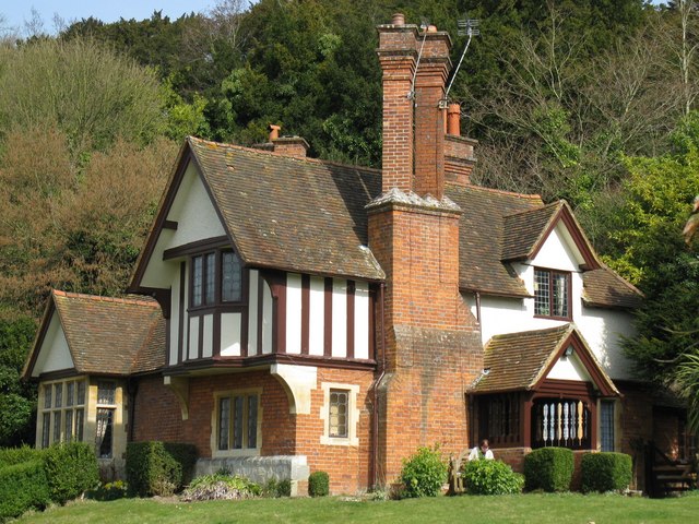 Cliveden Estate Cottage © don cload cc-by-sa/2.0 :: Geograph Britain ...