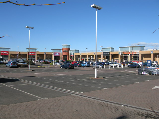 Meadowbank Shopping Park © G Laird cc-by-sa/2.0 :: Geograph Britain and ...