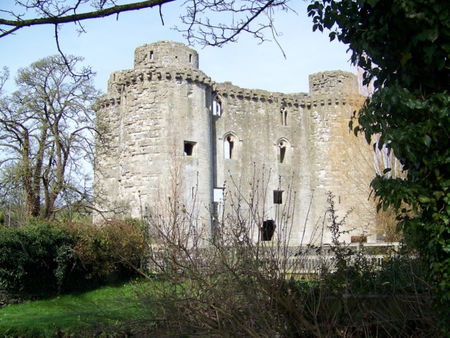 Nunney Castle © Maigheach-gheal cc-by-sa/2.0 :: Geograph Britain and ...